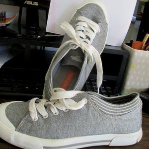 Rocket Dog Gray Sneakers Size 9 EUC